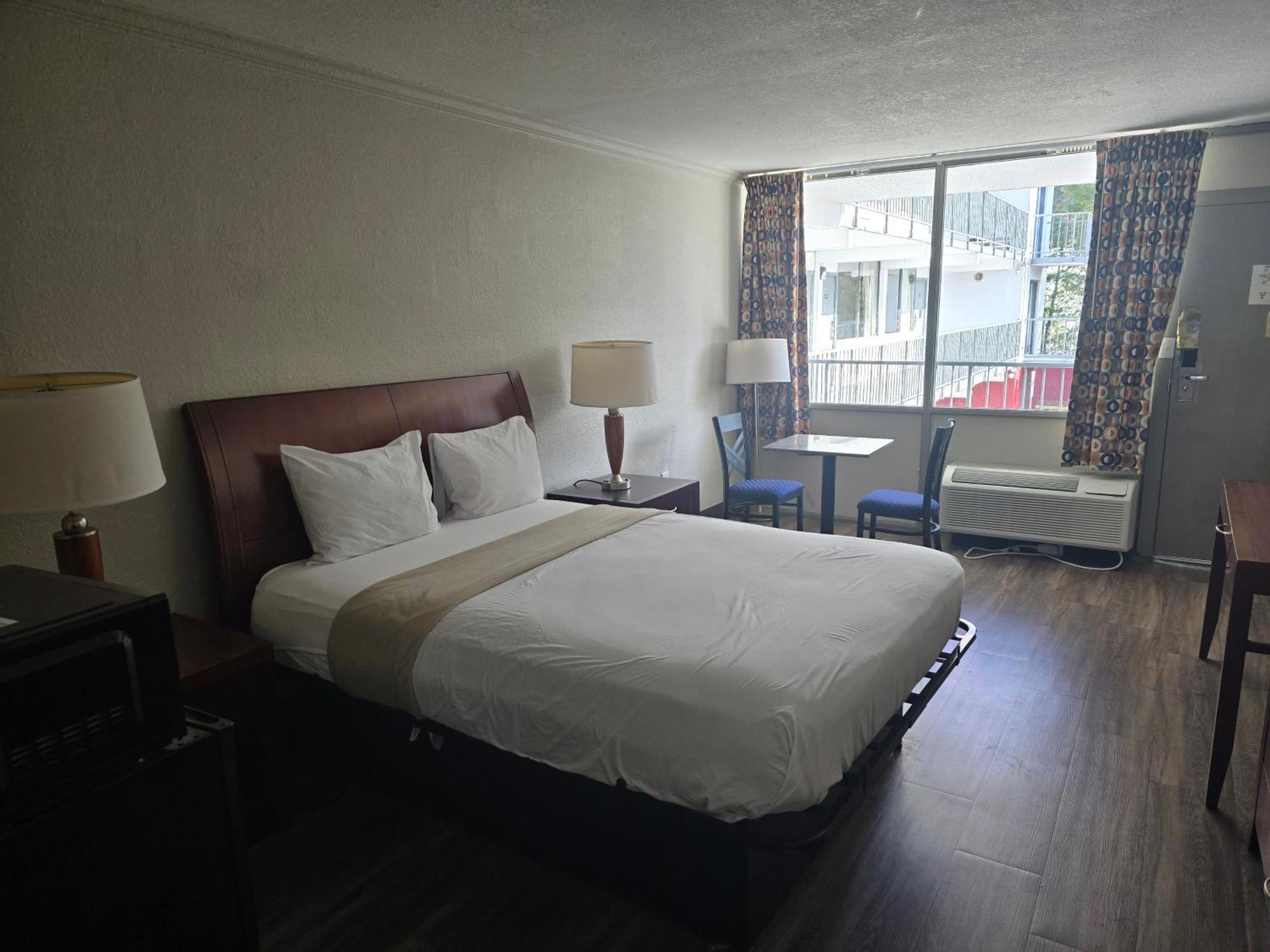 Days Inn By Wyndham Raleigh South Zewnętrze zdjęcie